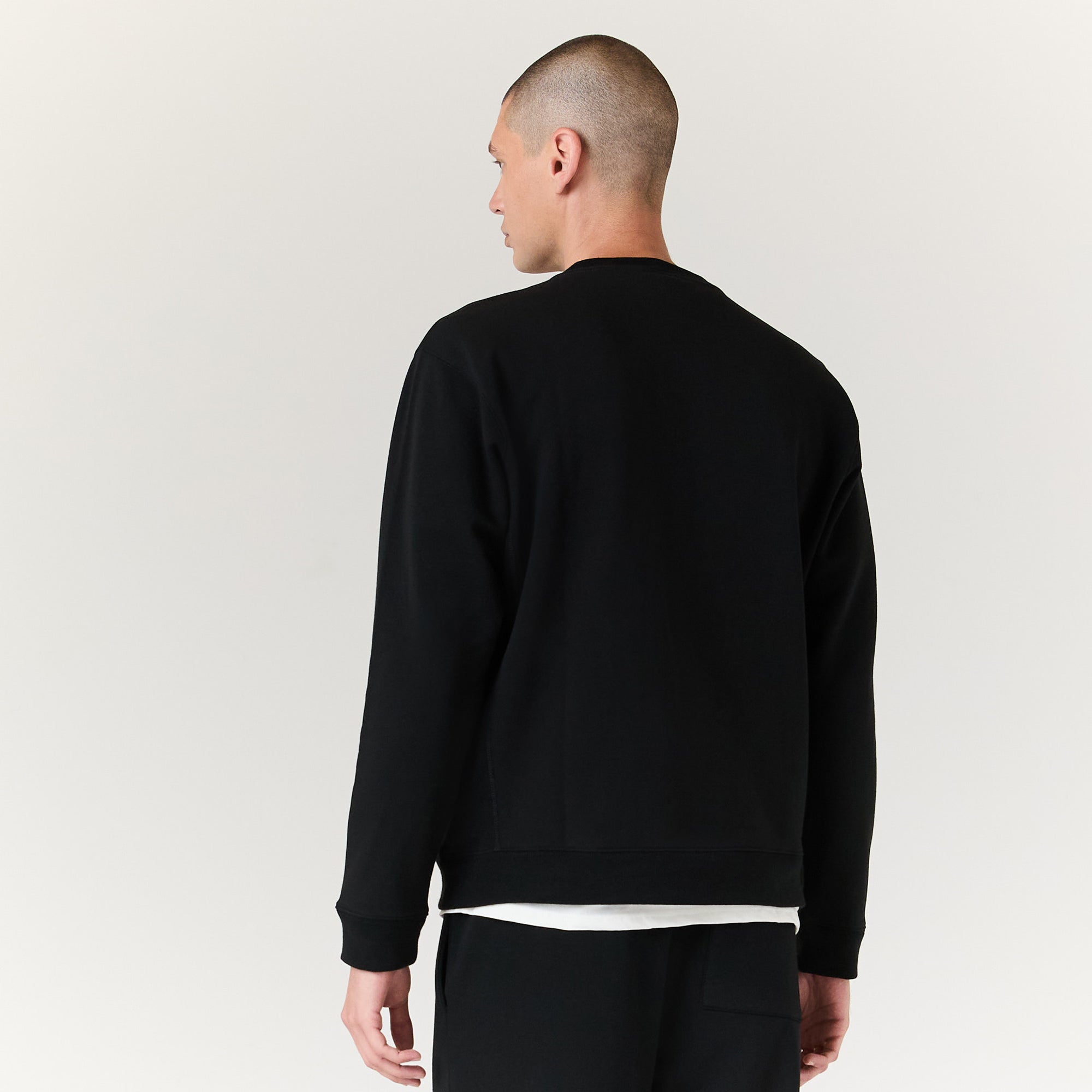 Stance Aura Crew Sweatshirt Black |model